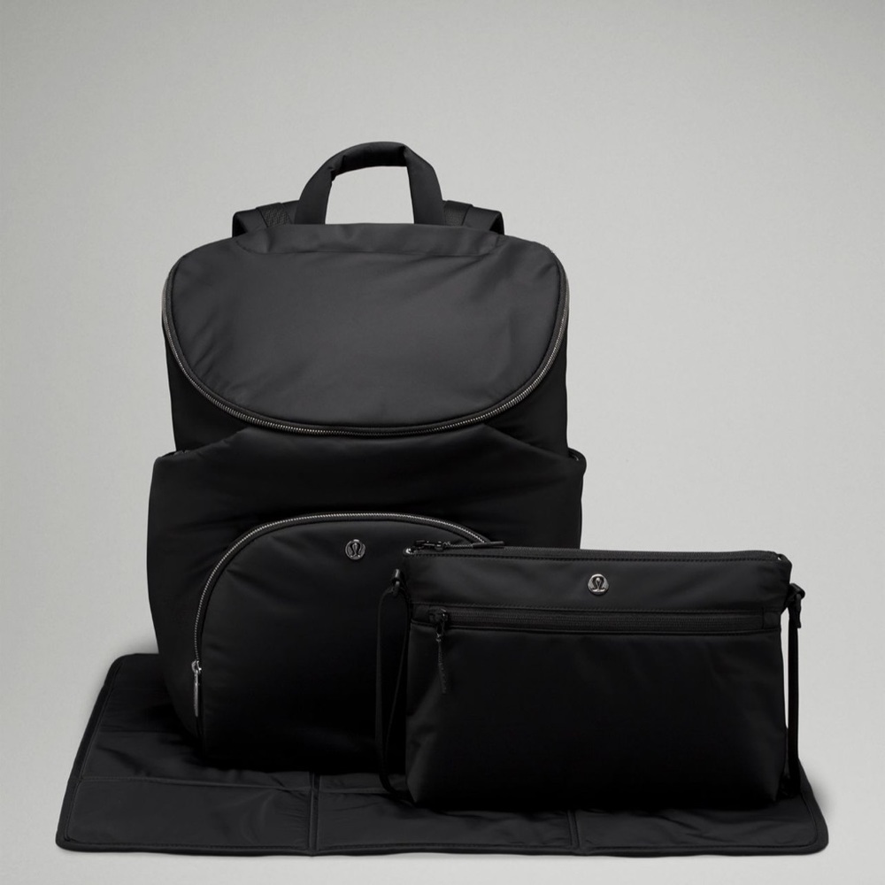 Lululemon New Parent Backpack in Black/Silver Drop - Picture 2 of 11
